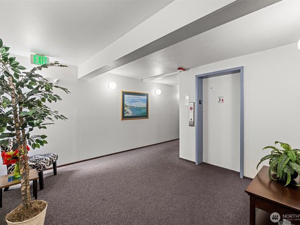 8516 196th Street SW 311, Edmonds WA 98026