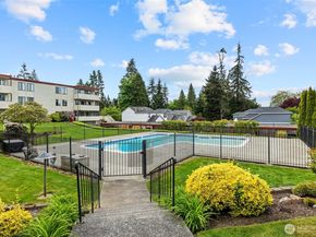 8516 196th Street SW 311, Edmonds WA 98026