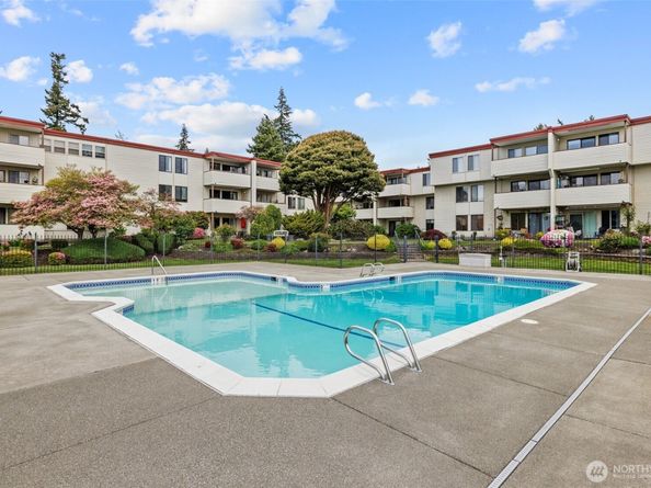 8516 196th Street SW 311, Edmonds WA 98026
