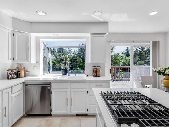 1734 Ilwaco Avenue NE, Renton WA 98059