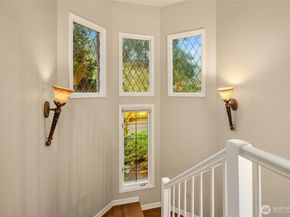 3240 126th Avenue NE, Bellevue WA 98005
