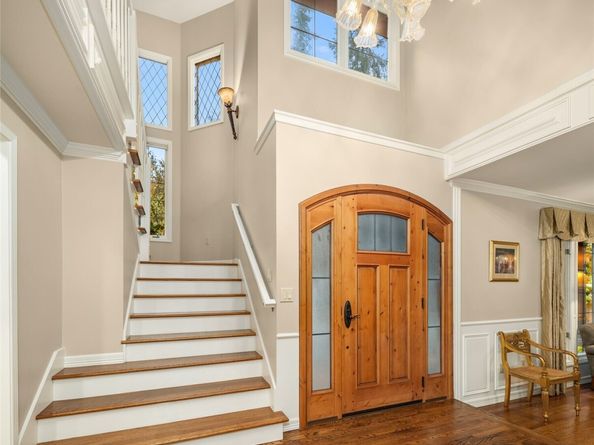 3240 126th Avenue NE, Bellevue WA 98005