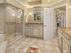 3240 126th Avenue NE, Bellevue WA 98005
