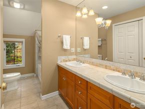 3240 126th Avenue NE, Bellevue WA 98005