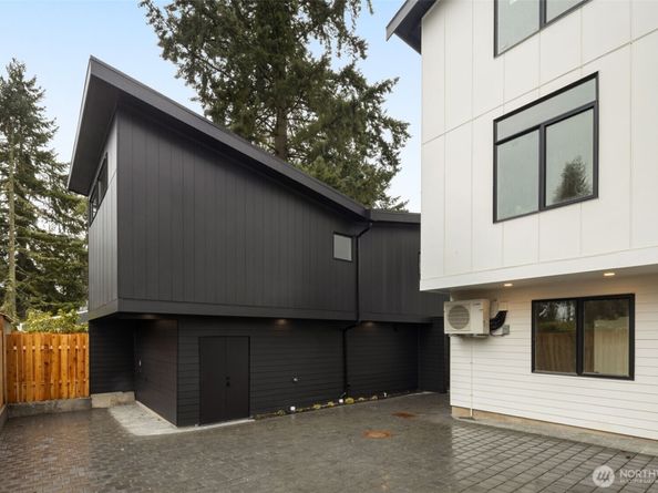 14035 Densmore Avenue N, Seattle WA 98133