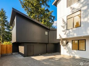 14035 Densmore Avenue N, Seattle WA 98133