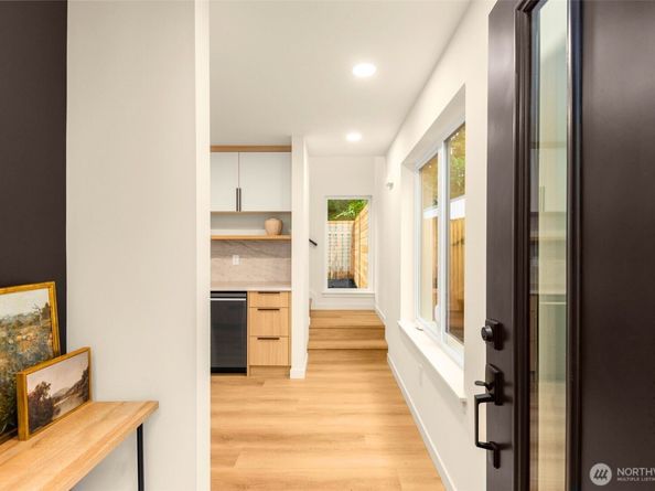 14035 Densmore Avenue N, Seattle WA 98133