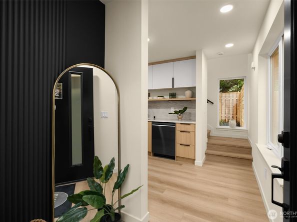 14035 Densmore Avenue N, Seattle WA 98133