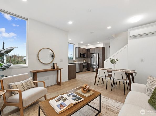 3070 SW Avalon Way A, Seattle WA 98126