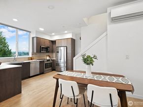 3070 SW Avalon Way A, Seattle WA 98126