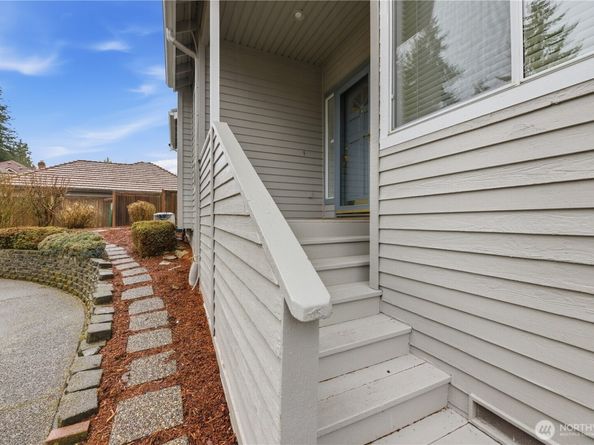 2000 Village Green Drive 16, Mill Creek WA 98012