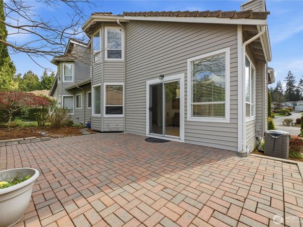 2000 Village Green Drive 16, Mill Creek WA 98012