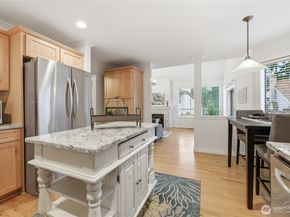 2000 Village Green Drive 16, Mill Creek WA 98012