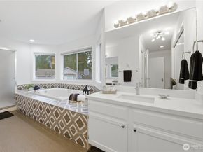 2000 Village Green Drive 16, Mill Creek WA 98012