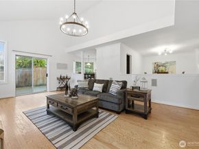2000 Village Green Drive 16, Mill Creek WA 98012