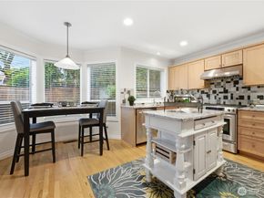 2000 Village Green Drive 16, Mill Creek WA 98012