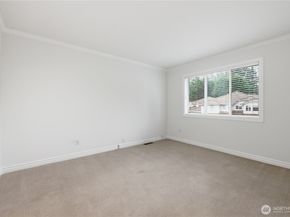 2000 Village Green Drive 16, Mill Creek WA 98012