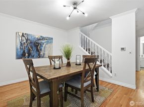 2000 Village Green Drive 16, Mill Creek WA 98012