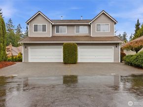 2000 Village Green Drive 16, Mill Creek WA 98012