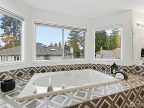 2000 Village Green Drive 16, Mill Creek WA 98012