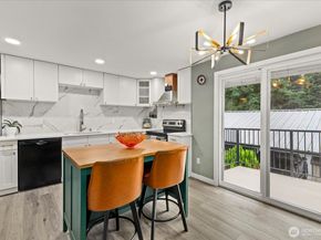 12716 NE 120th Street H7, Kirkland WA 98034