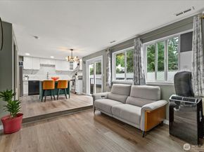 12716 NE 120th Street H7, Kirkland WA 98034