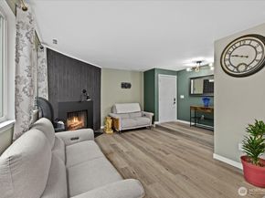 12716 NE 120th Street H7, Kirkland WA 98034