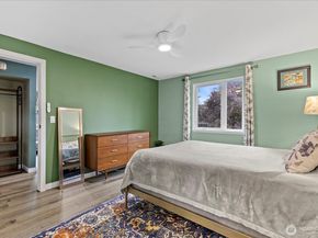 12716 NE 120th Street H7, Kirkland WA 98034