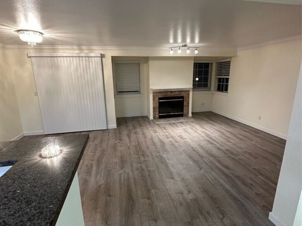 28704 18th Avenue S, Federal Way WA 98003