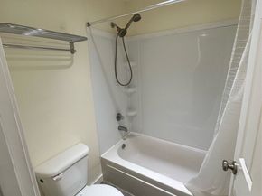 28704 18th Avenue S, Federal Way WA 98003