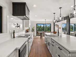 6917 57th Avenue NE, Seattle WA 98115