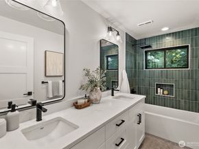 6917 57th Avenue NE, Seattle WA 98115