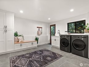 6917 57th Avenue NE, Seattle WA 98115