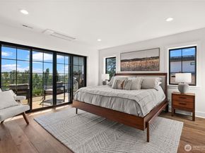 6917 57th Avenue NE, Seattle WA 98115