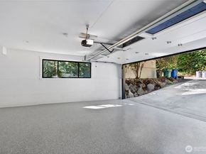 6917 57th Avenue NE, Seattle WA 98115