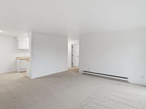 11112 NE 68th Street 327, Kirkland WA 98033