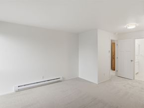 11112 NE 68th Street 327, Kirkland WA 98033