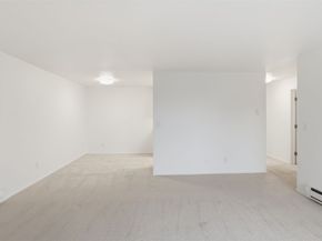 11112 NE 68th Street 327, Kirkland WA 98033