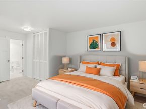 11112 NE 68th Street 327, Kirkland WA 98033