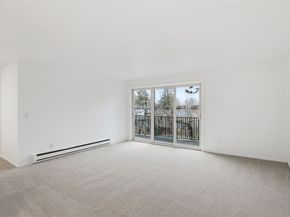 11112 NE 68th Street 327, Kirkland WA 98033