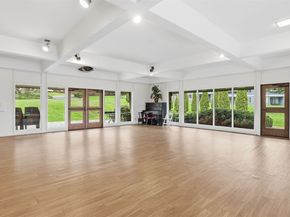 11112 NE 68th Street 327, Kirkland WA 98033