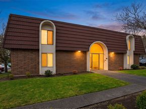 11112 NE 68th Street 327, Kirkland WA 98033