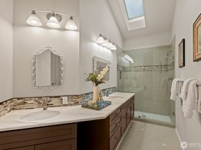 18560 NE 57th Street, Redmond WA 98052