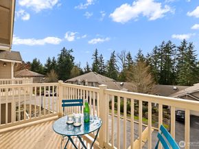 18560 NE 57th Street, Redmond WA 98052