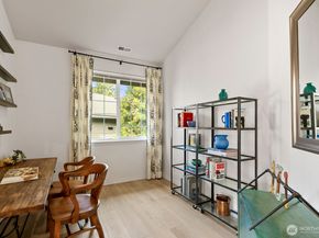 18560 NE 57th Street, Redmond WA 98052