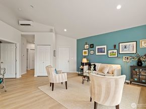 18560 NE 57th Street, Redmond WA 98052