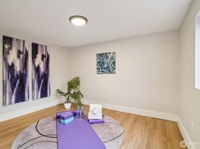 3216 24th Avenue W, Seattle WA 98199