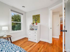 3216 24th Avenue W, Seattle WA 98199