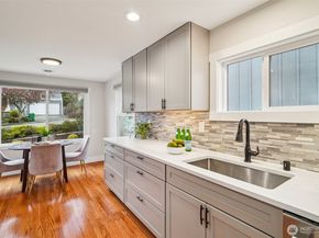3216 24th Avenue W, Seattle WA 98199
