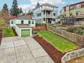 3216 24th Avenue W, Seattle WA 98199